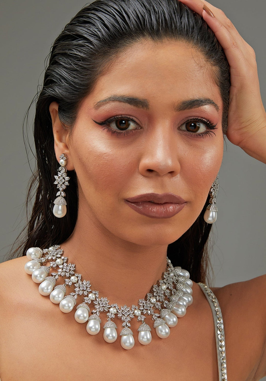 Faux Diamond And Pearl Necklace Set Zevar by Geeta - Fabilicious Fashion