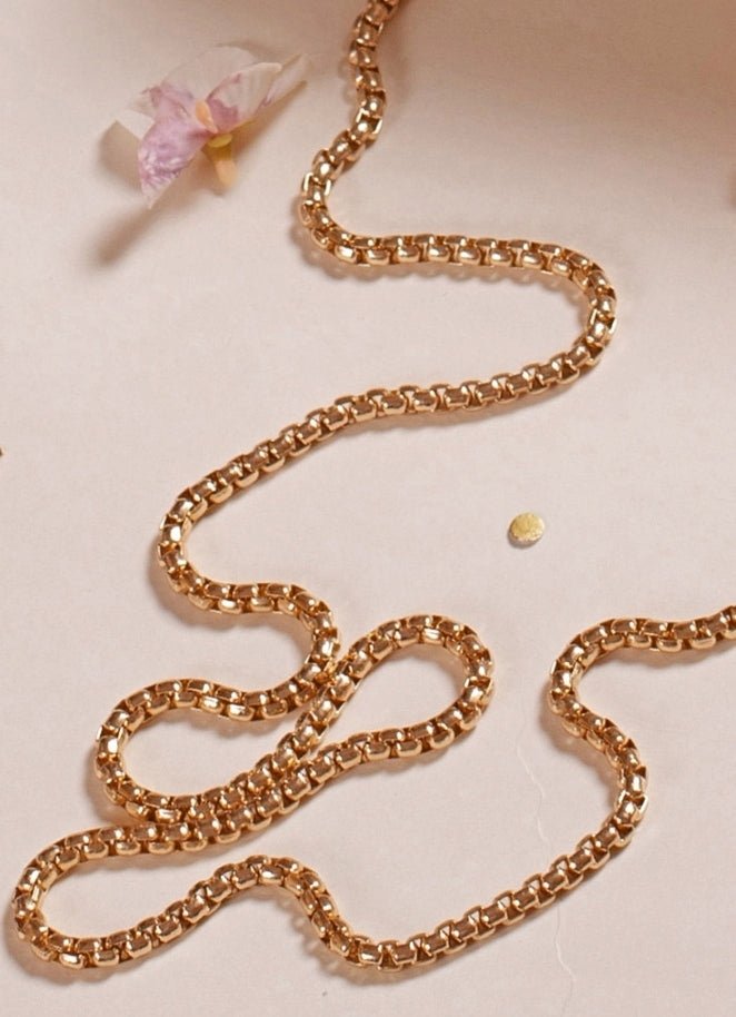 Gold Embroidered Clutch AMYRA - Fabilicious Fashion