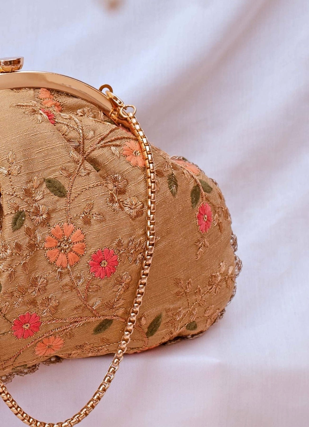 Gold Embroidered Vintage Purse AMYRA - Fabilicious Fashion