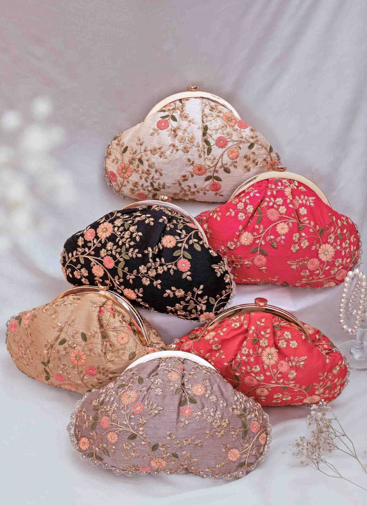 Gold Embroidered Vintage Purse AMYRA - Fabilicious Fashion