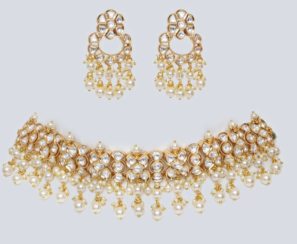 Gold Finish Elegant Kundan And Pearl Necklace Set Zevar By Geeta - Fabilicious Fashion