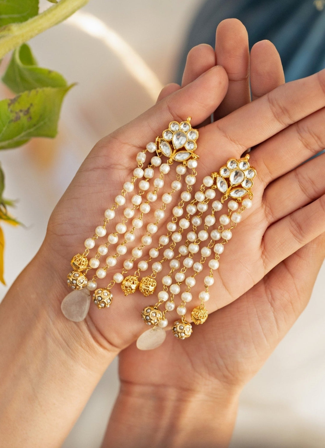 Do Taara Gold Floral Kundan EarringsFabilicious Fashion