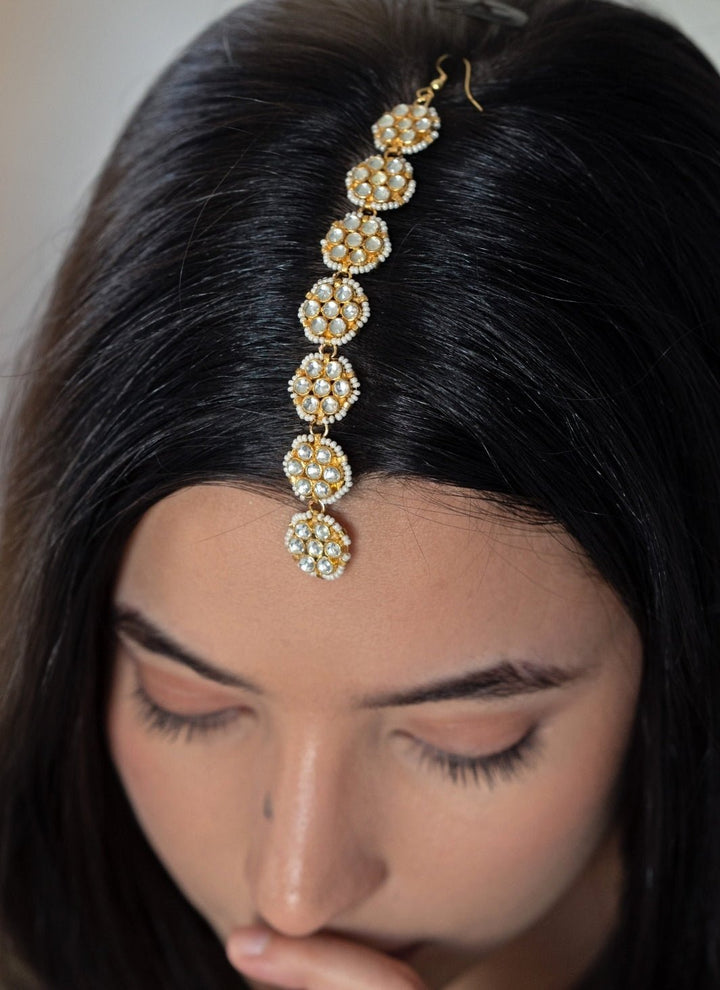 Do Taara Gold Floral Kundan MaangtikkaFabilicious Fashion