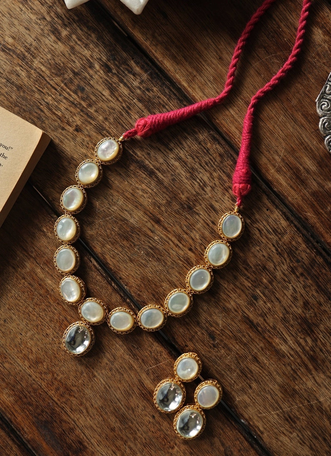 Do Taara Gold Mother Of Pearl Kundan Necklace SetFabilicious Fashion