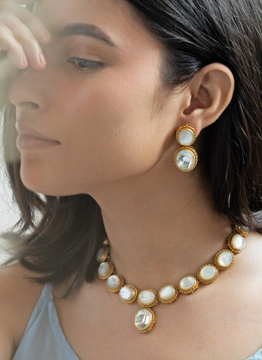 Do Taara Gold Mother Of Pearl Kundan Necklace SetFabilicious Fashion