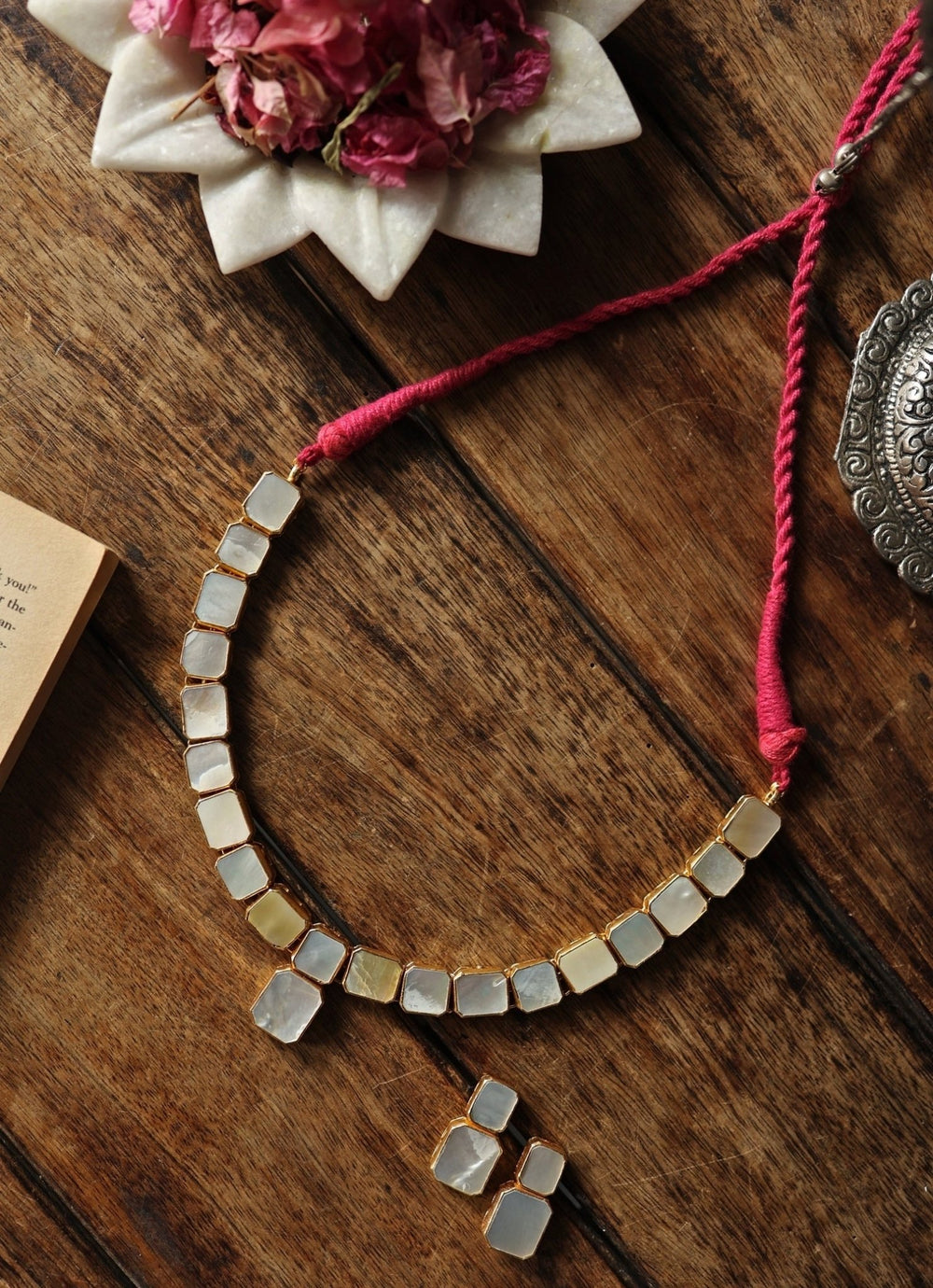 Do Taara Gold Mother Of Pearl Necklace SetFabilicious Fashion