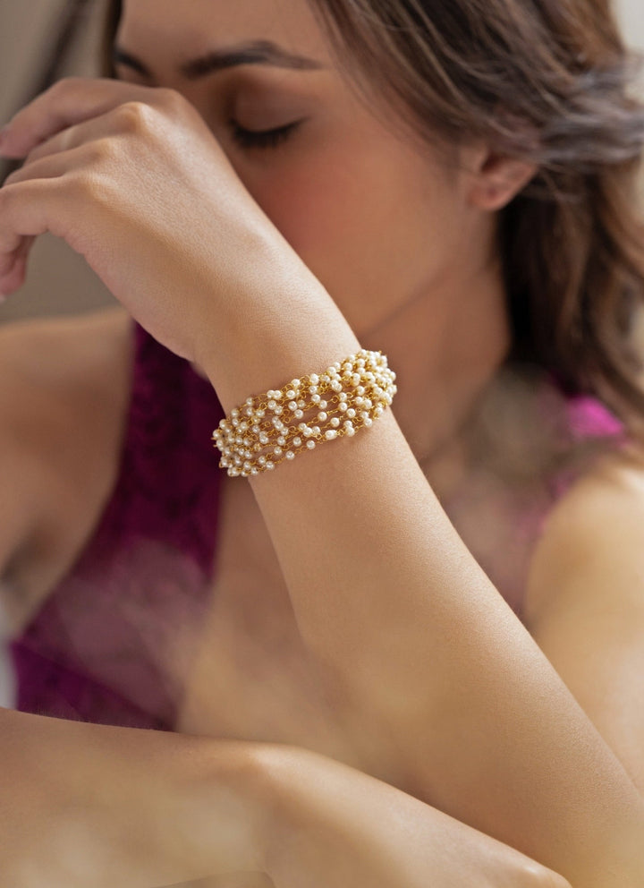 Do Taara Gold Pearls BraceletFabilicious Fashion