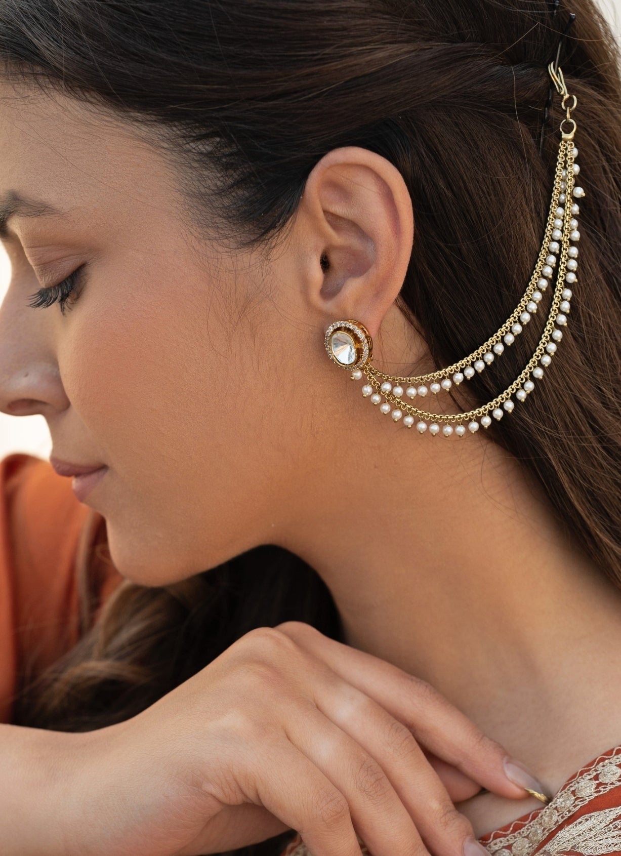 Do Taara gold pearls kaan chain