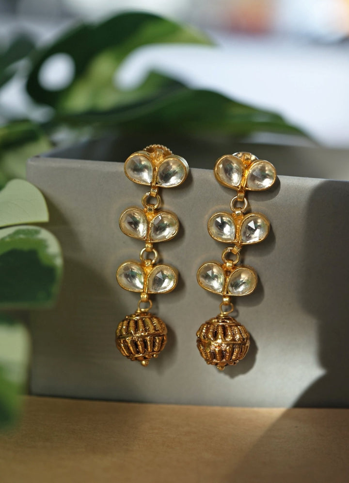 Do Taara Gold Petal Kundan EarringsFabilicious Fashion