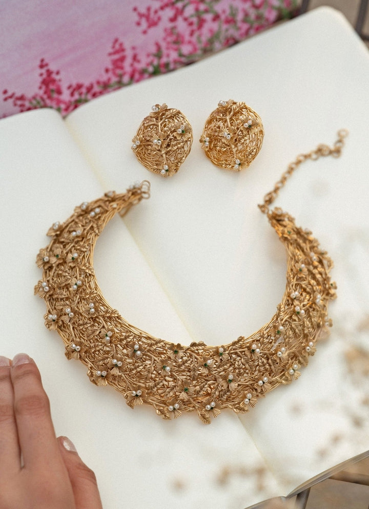 Do Taara Gold Plated Floral Necklace SetFabilicious Fashion