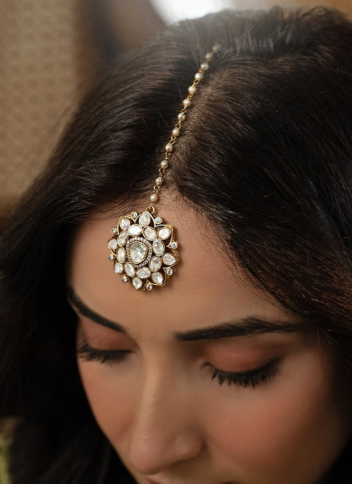 Do Taara Gold Plated Floral Polki MaangtikkaFabilicious Fashion