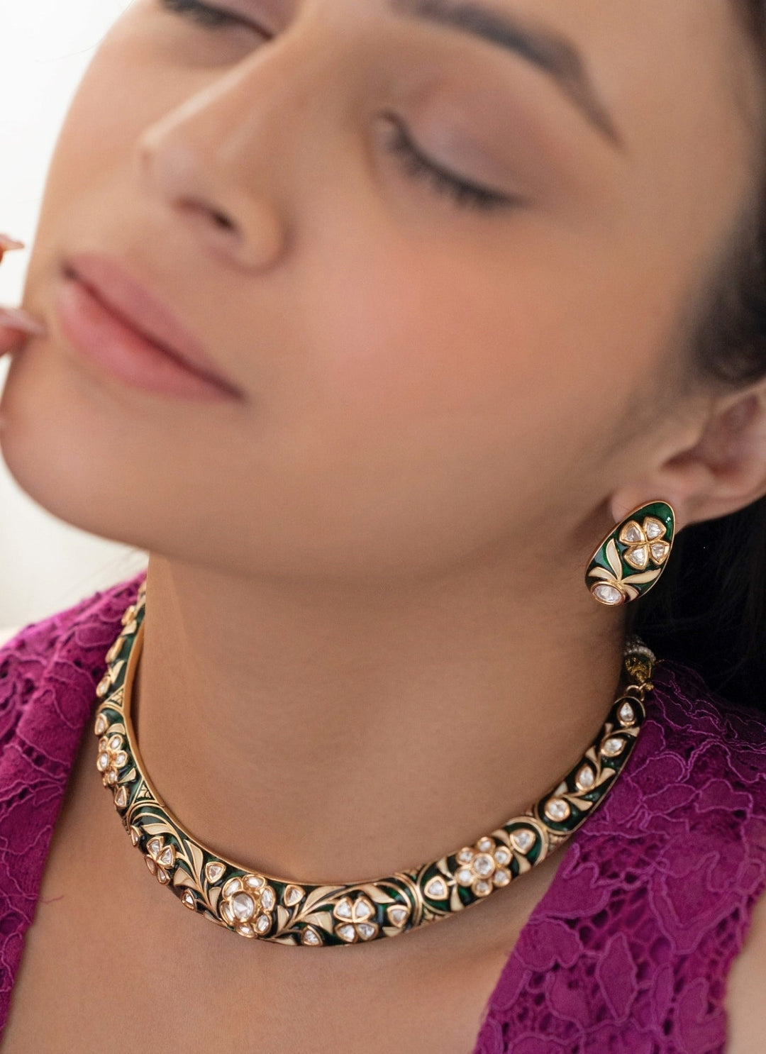 Do Taara Gold Plated Hasli Polki Necklace SetFabilicious Fashion