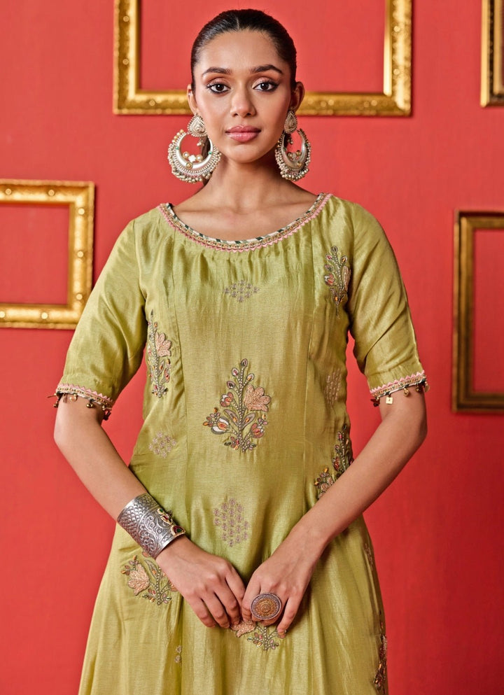 Studio Bagechaa Green Chanderi Kurta Pants Set With Contrasting DupattaFabilicious Fashion
