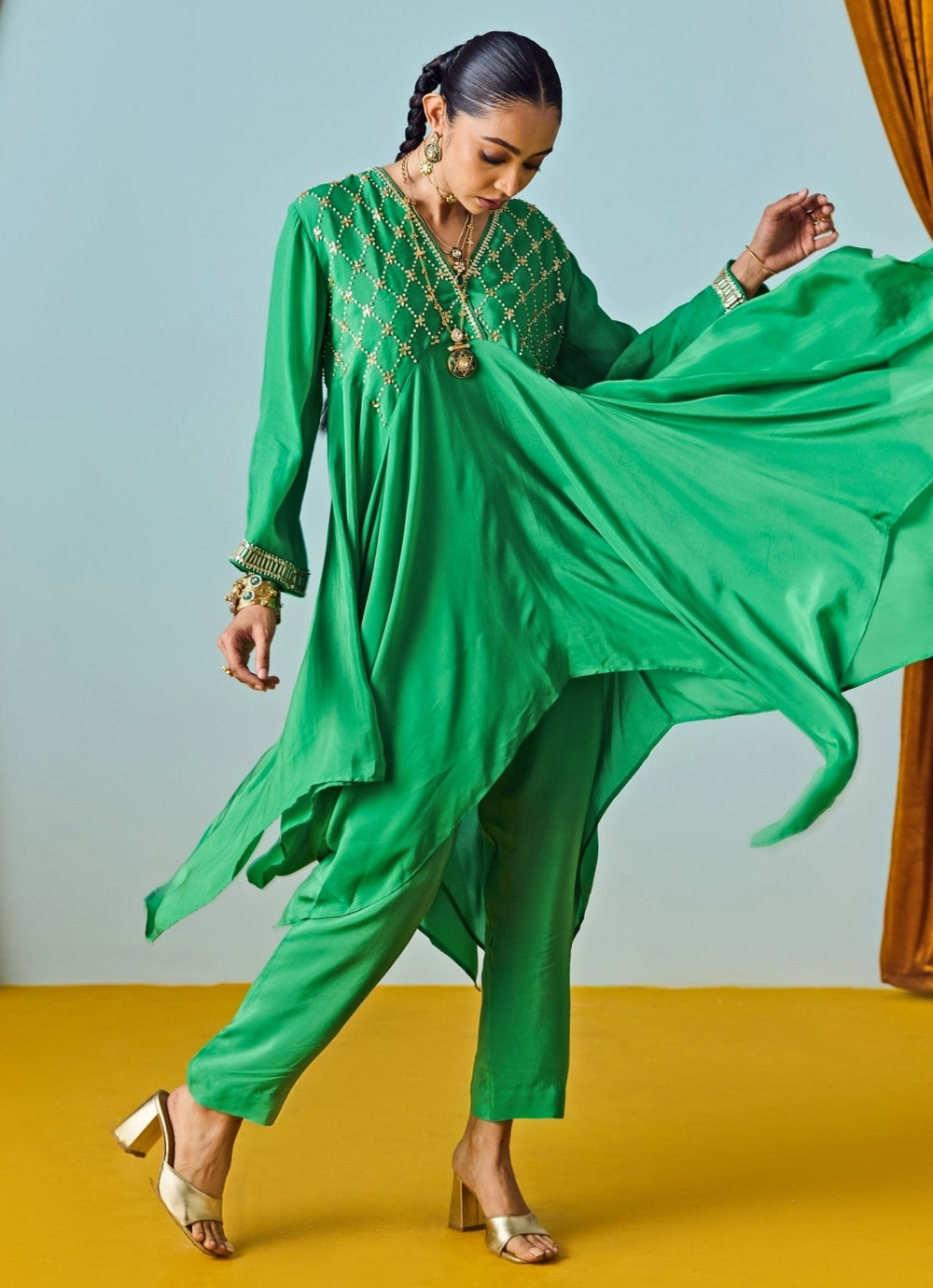 Green Crepe Silk Kurta Pants Set Prahnaaya - Fabilicious Fashion