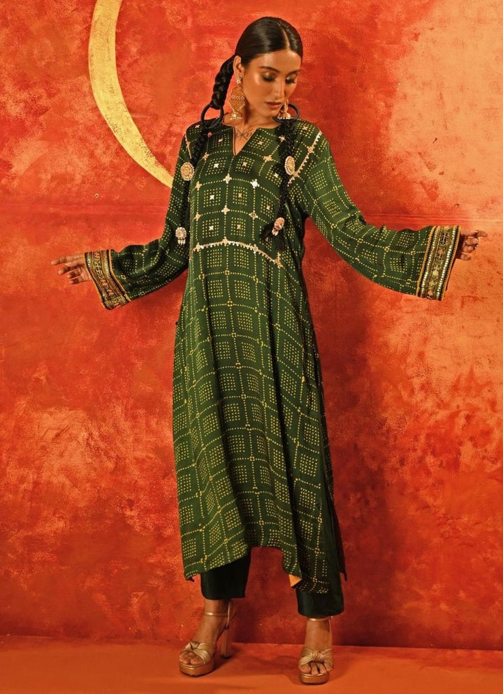 Green Embroidered And Hand - Blocked Kurta With Pant Set Prahnaaya - Fabilicious Fashion