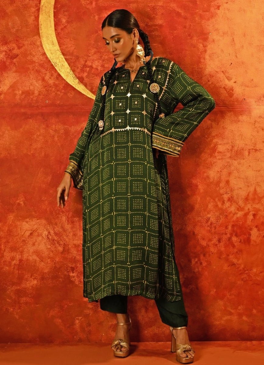 Green Embroidered And Hand - Blocked Kurta With Pant Set Prahnaaya - Fabilicious Fashion