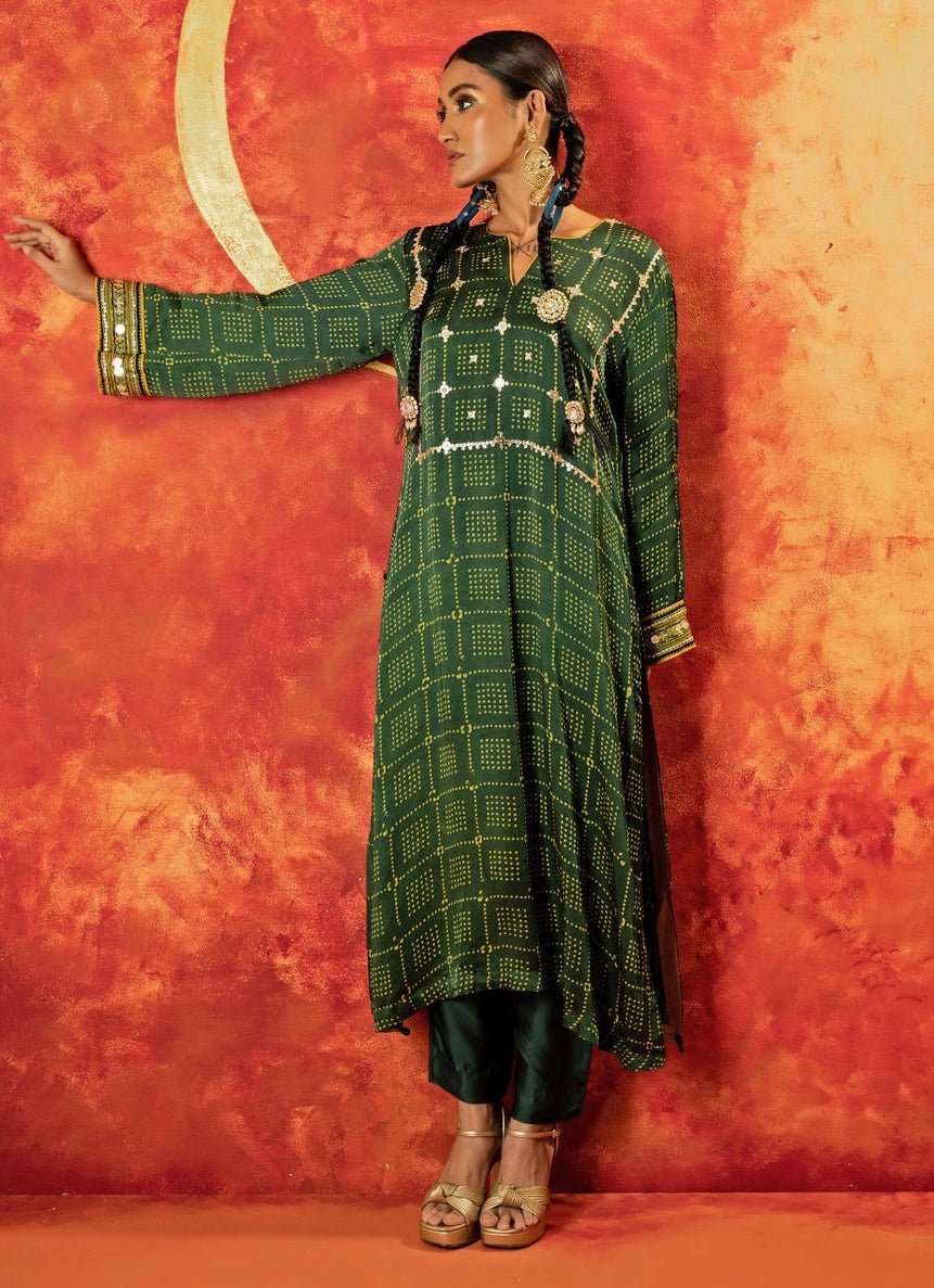 Green Embroidered And Hand - Blocked Kurta With Pant Set Prahnaaya - Fabilicious Fashion