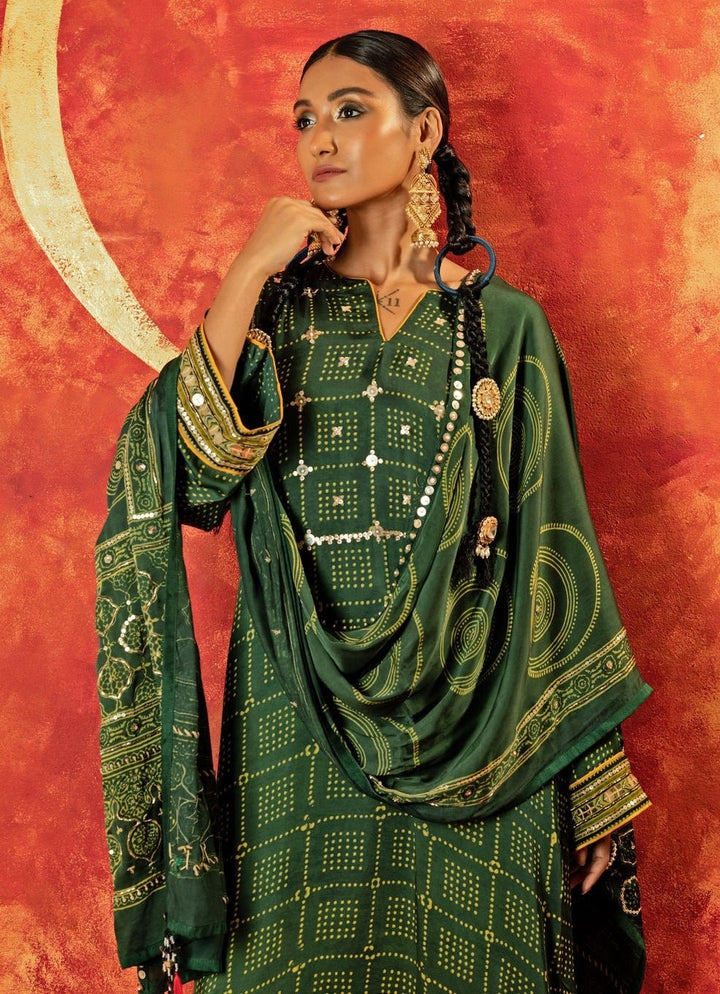 Green Embroidered And Hand - Blocked Satin Kurta Pant Set Prahnaaya - Fabilicious Fashion