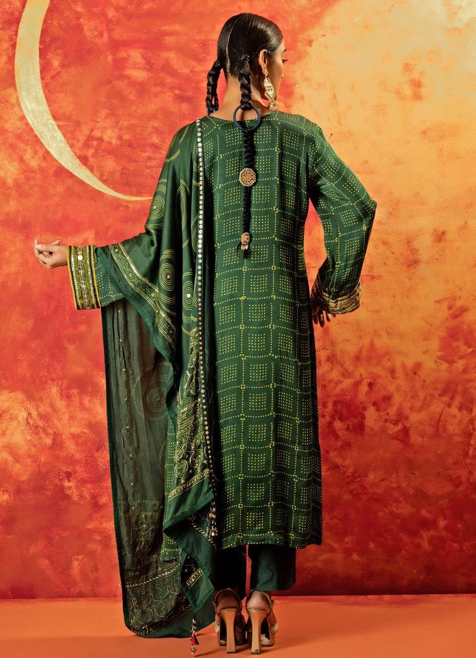 Green Embroidered And Hand - Blocked Satin Kurta Pant Set Prahnaaya - Fabilicious Fashion