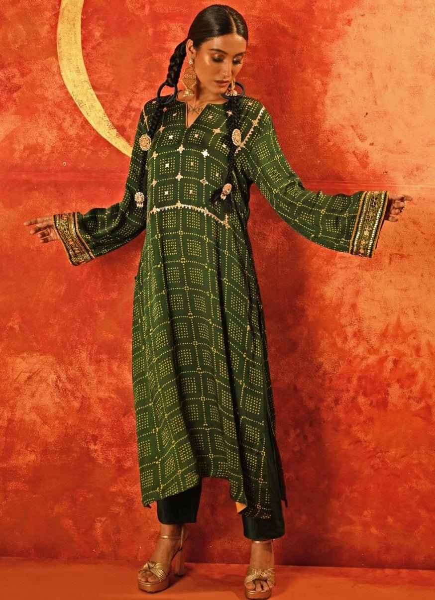 Green Embroidered And Hand - Blocked Satin Kurta Pant Set Prahnaaya - Fabilicious Fashion