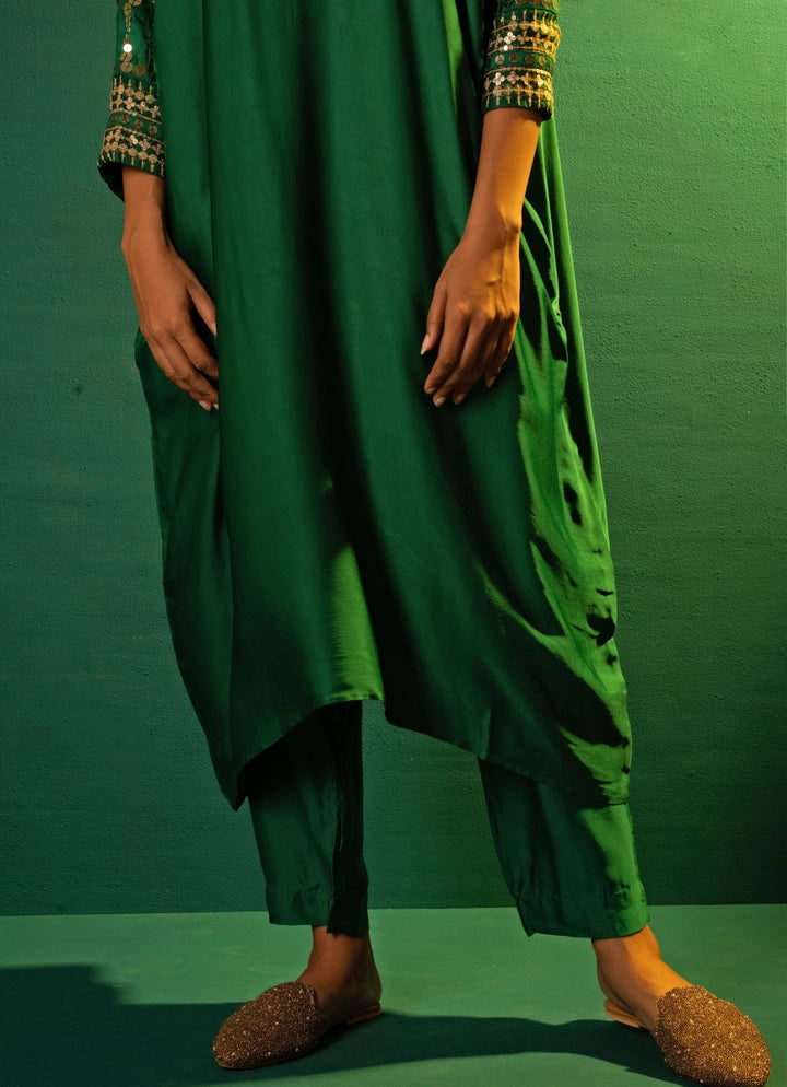 Green Embroidered Anti - Fit Kurta Pant Set Prahnaaya - Fabilicious Fashion