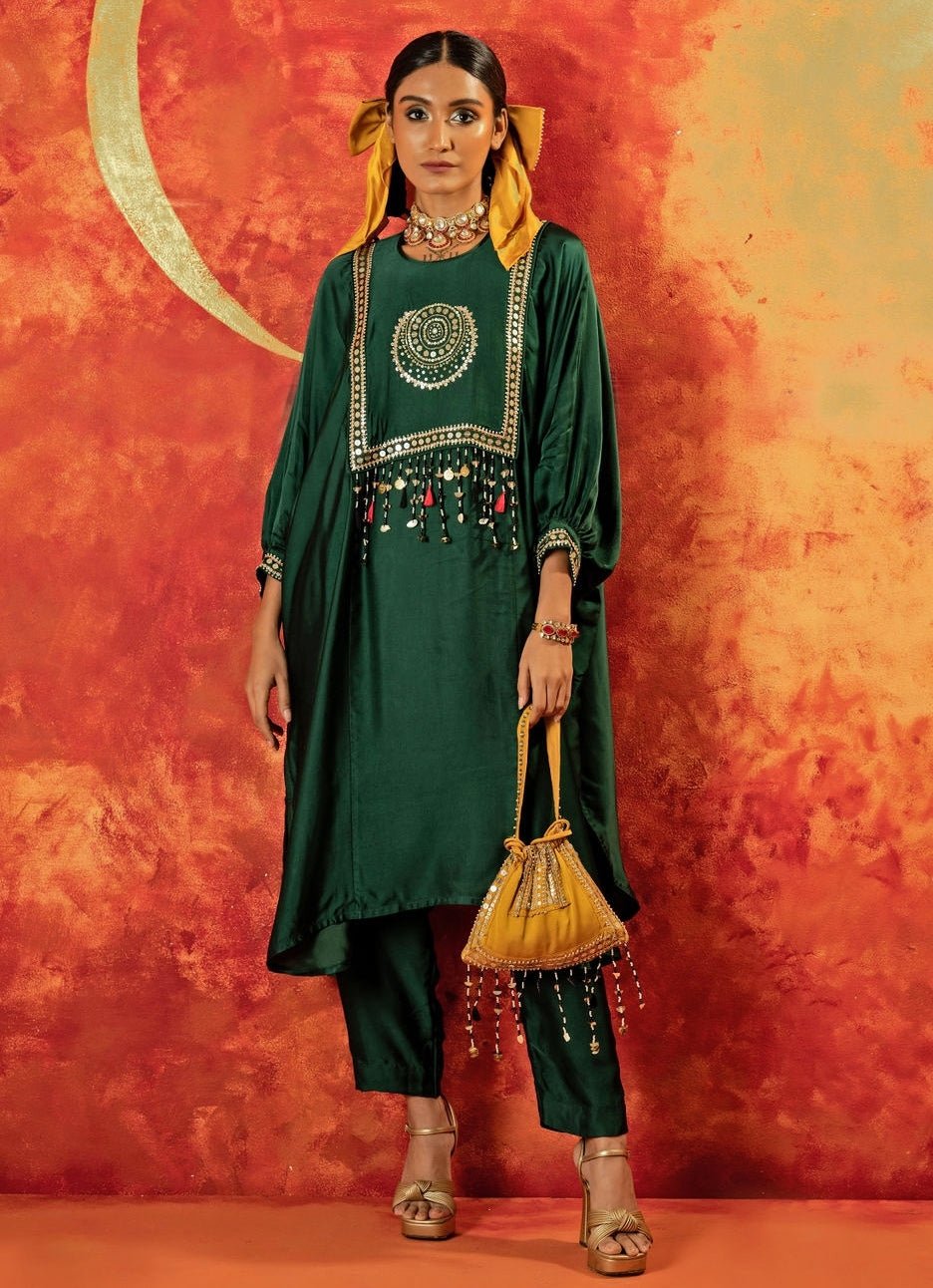 Green Embroidered Anti - Fit Kurta Set Prahnaaya - Fabilicious Fashion