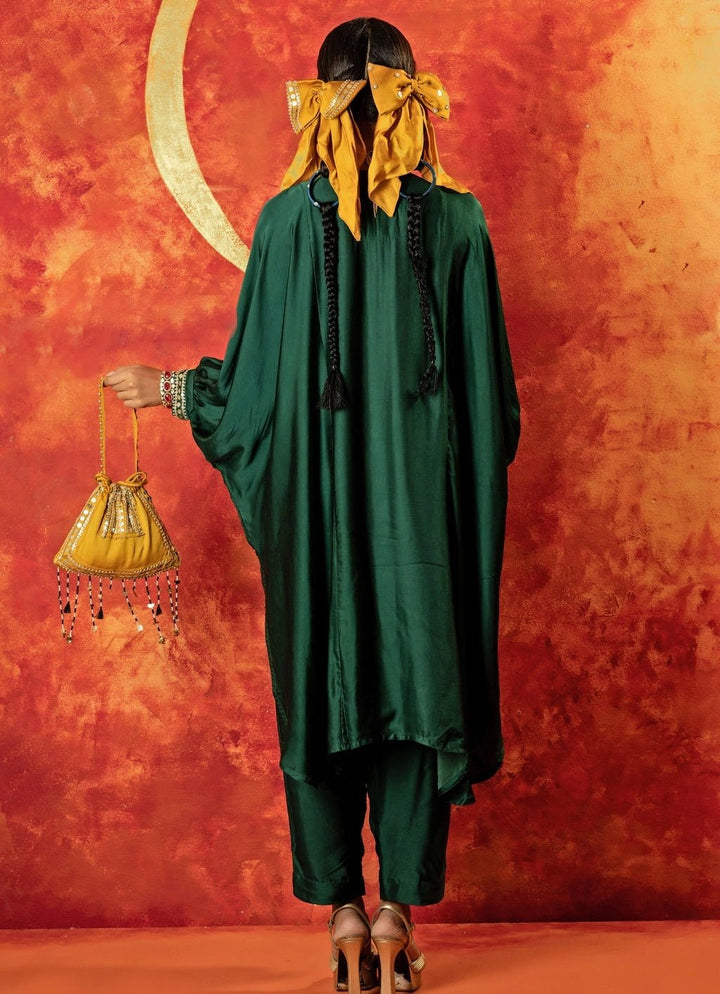 Green Embroidered Anti - Fit Kurta Set Prahnaaya - Fabilicious Fashion