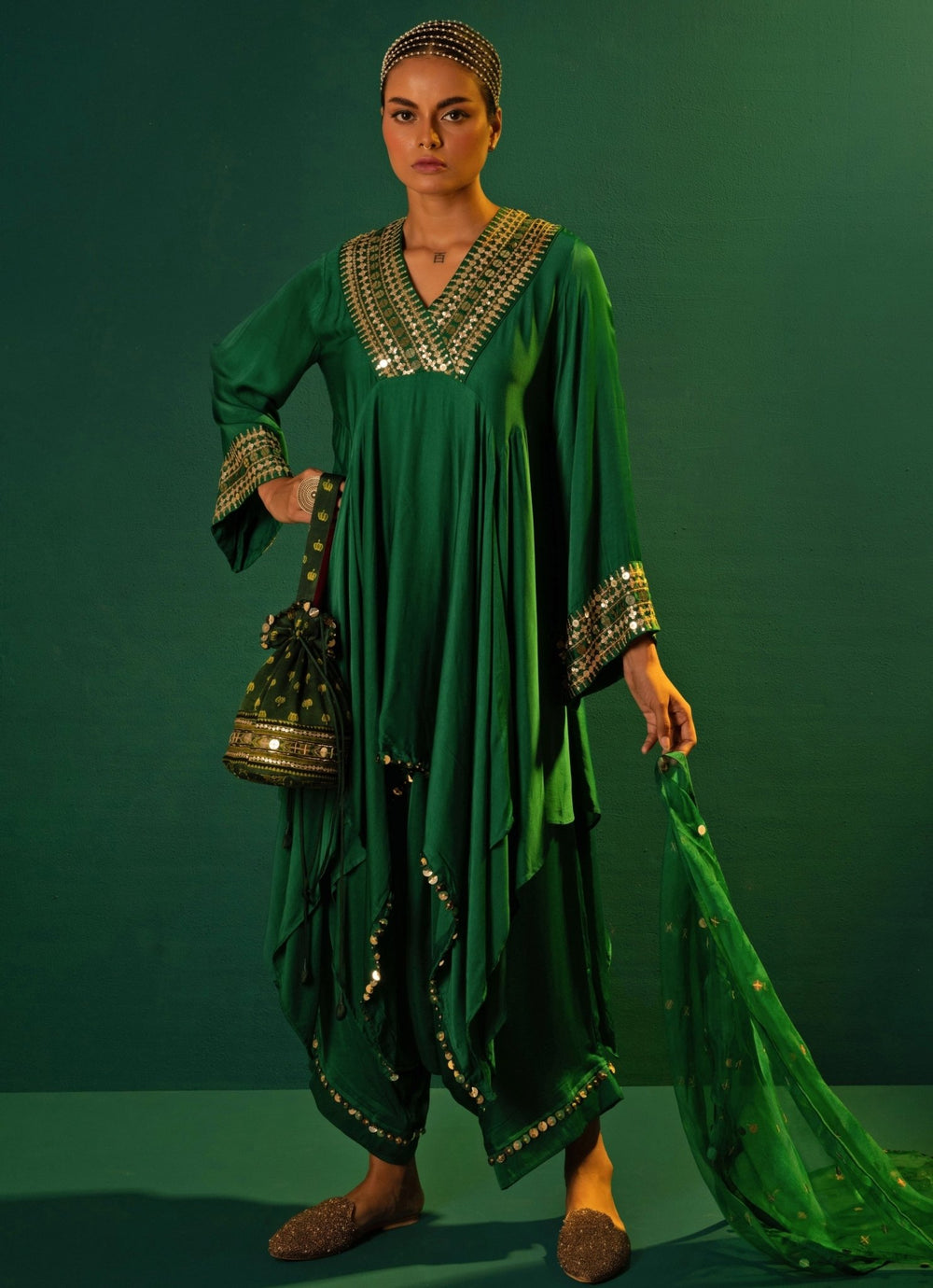 Green Embroidered High - Low Kurta Set Prahnaaya - Fabilicious Fashion