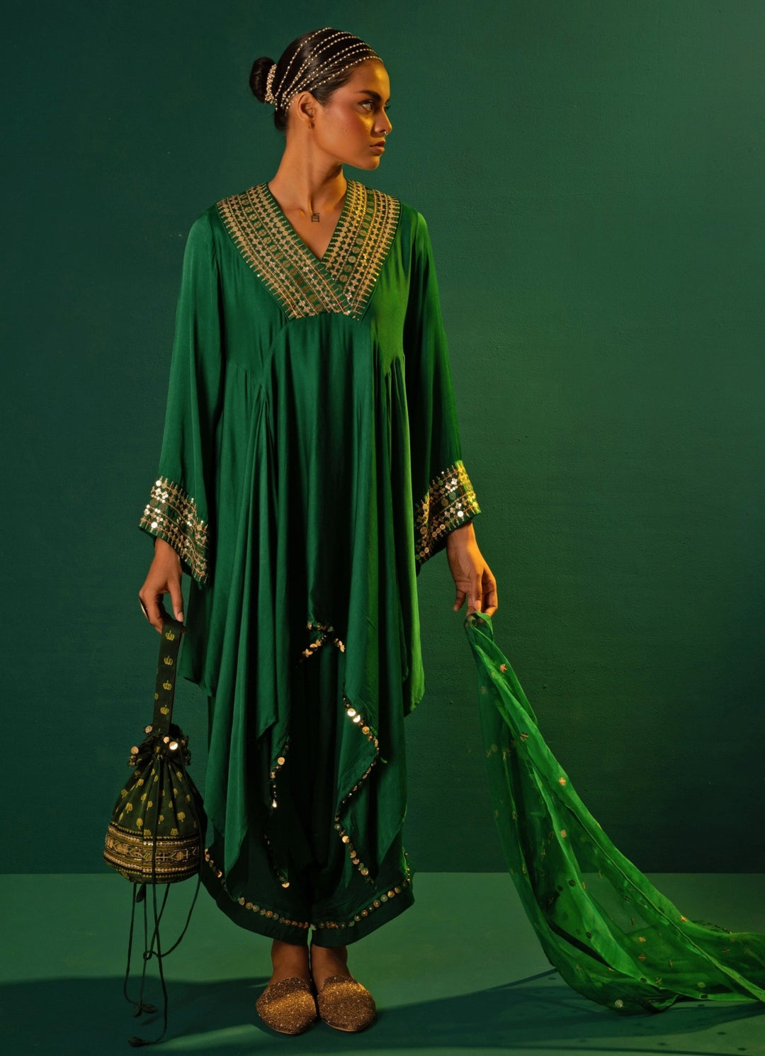 Green Embroidered High - Low Kurta Set Prahnaaya - Fabilicious Fashion