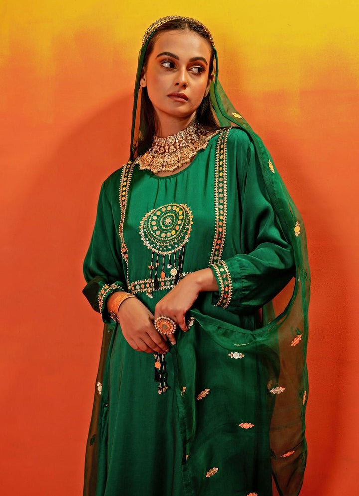 Green Embroidered Kurta Set Prahnaaya - Fabilicious Fashion
