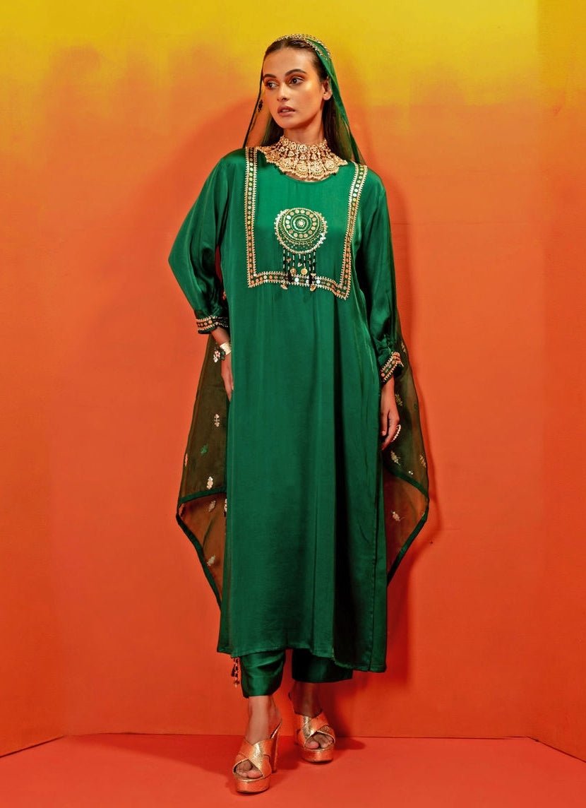 Green Embroidered Kurta Set Prahnaaya - Fabilicious Fashion