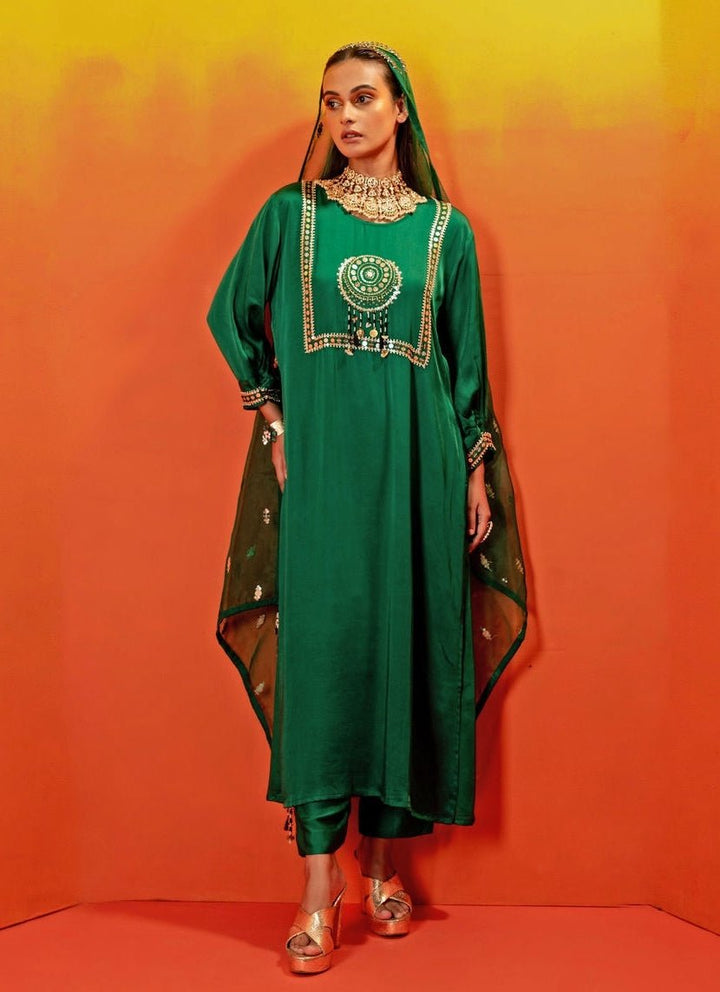 Green Embroidered Kurta Set Prahnaaya - Fabilicious Fashion