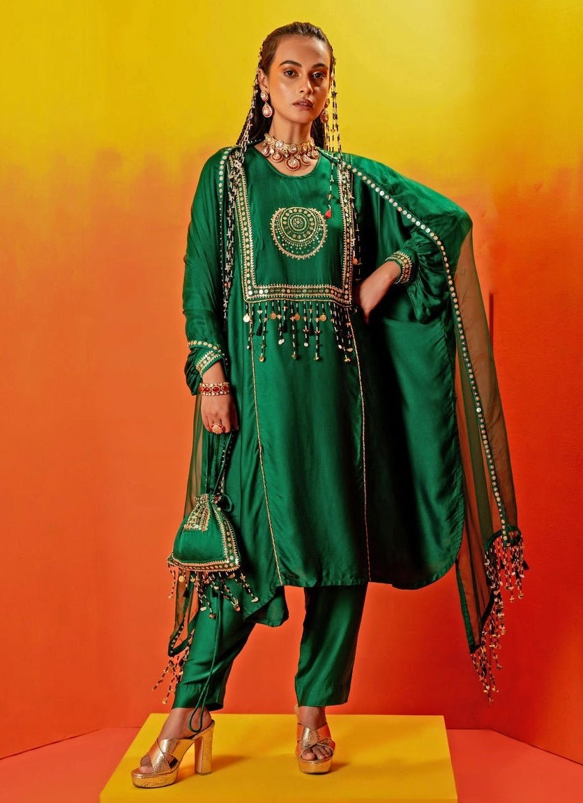 Green Embroidered Relaxed Fit Kurta Pant Set Prahnaaya - Fabilicious Fashion