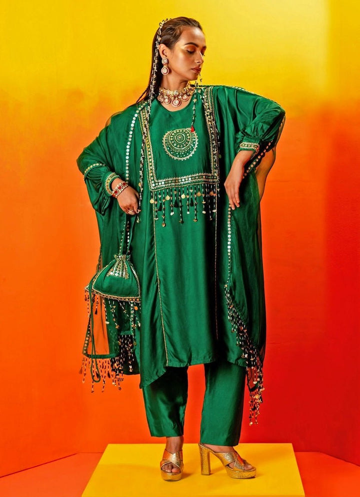 Green Embroidered Relaxed Fit Kurta Pant Set Prahnaaya - Fabilicious Fashion