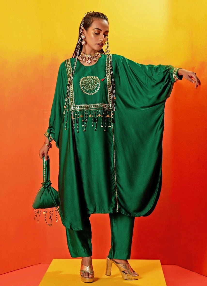 Green Embroidered Relaxed Fit Kurta Set Prahnaaya - Fabilicious Fashion