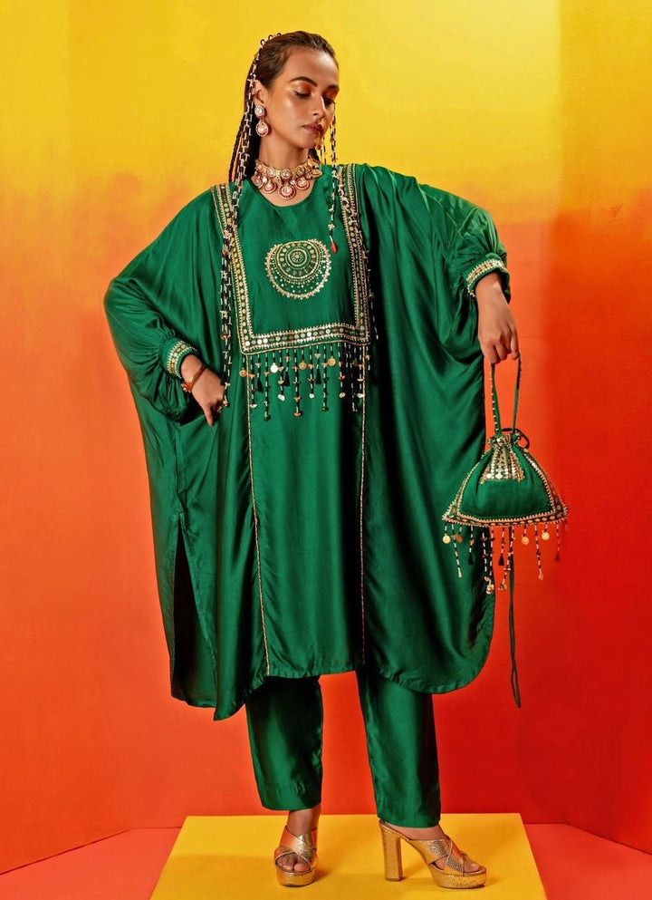 Green Embroidered Relaxed Fit Kurta Set Prahnaaya - Fabilicious Fashion