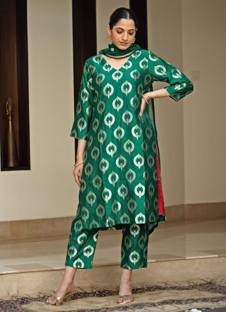 Green Handwoven Butti Silk Kurta Pant Set Sobariko - Fabilicious Fashion