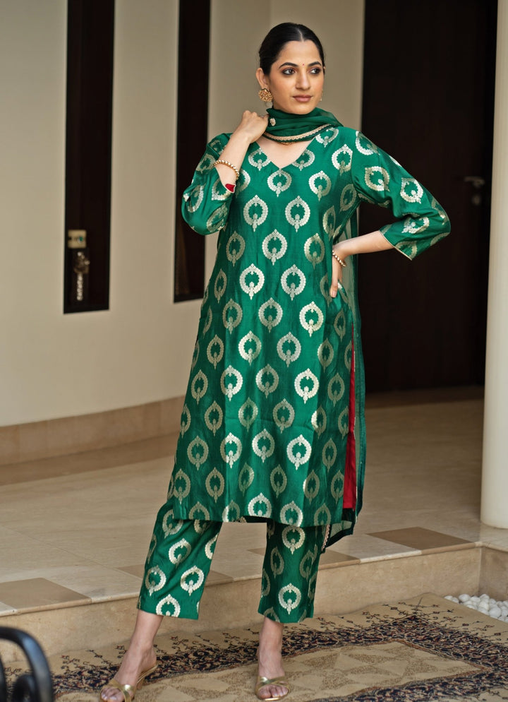 Green Handwoven Butti Silk Kurta Pant Set Sobariko - Fabilicious Fashion