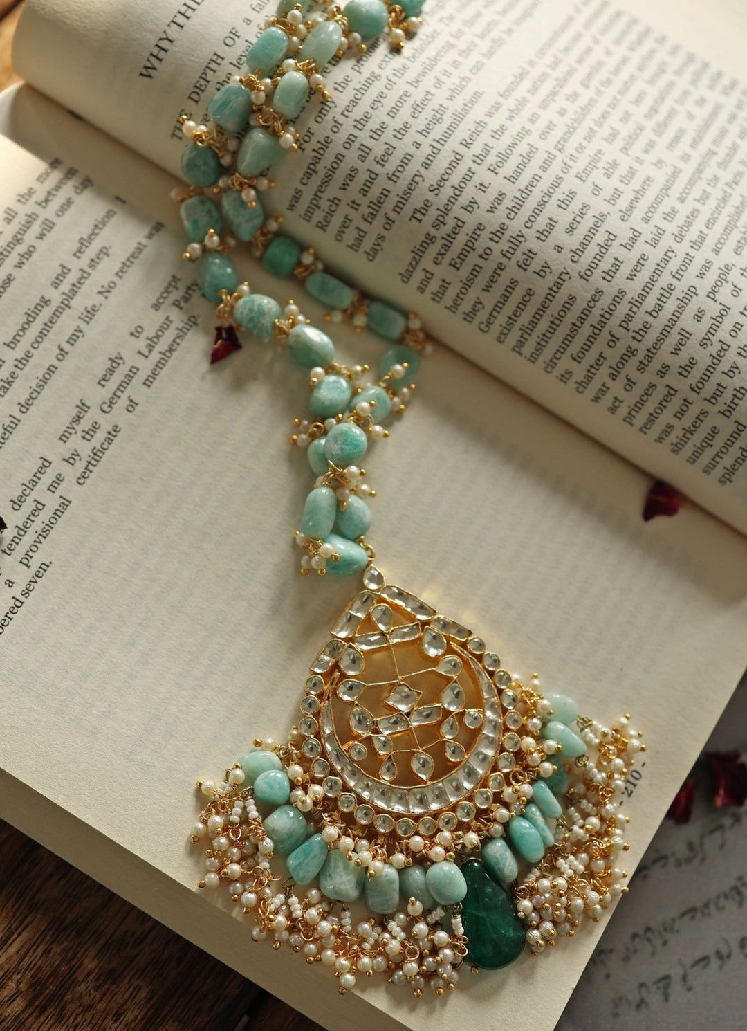 Do Taara Green Kundan Pendant NecklaceFabilicious Fashion