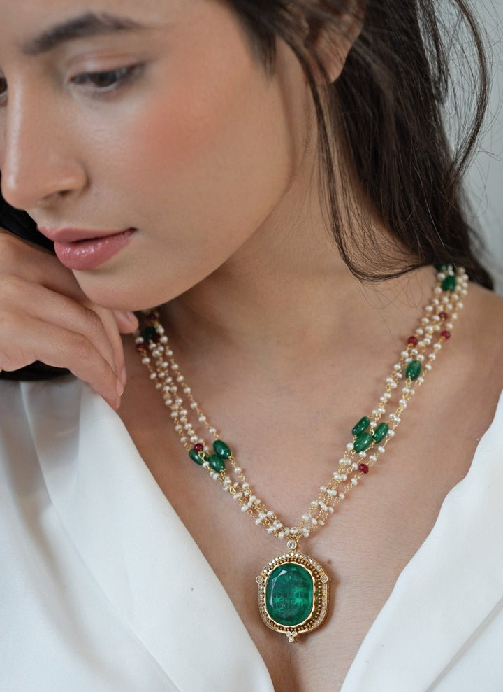 Do Taara Green Pearls Pendant NecklaceFabilicious Fashion