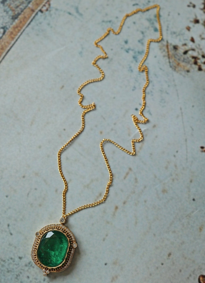 Do Taara Green Pendant NecklaceFabilicious Fashion