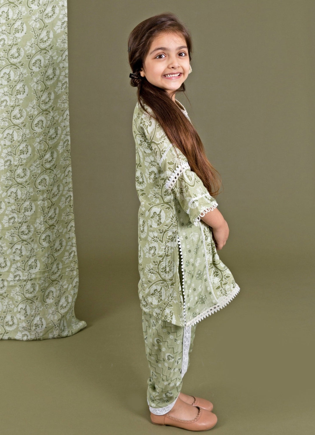 Green Printed Muslin Kurta Dhoti Set Chotibuti - Fabilicious Fashion