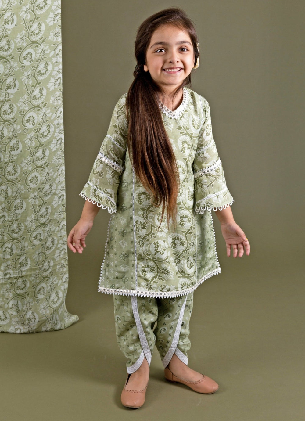 Green Printed Muslin Kurta Dhoti Set Chotibuti - Fabilicious Fashion