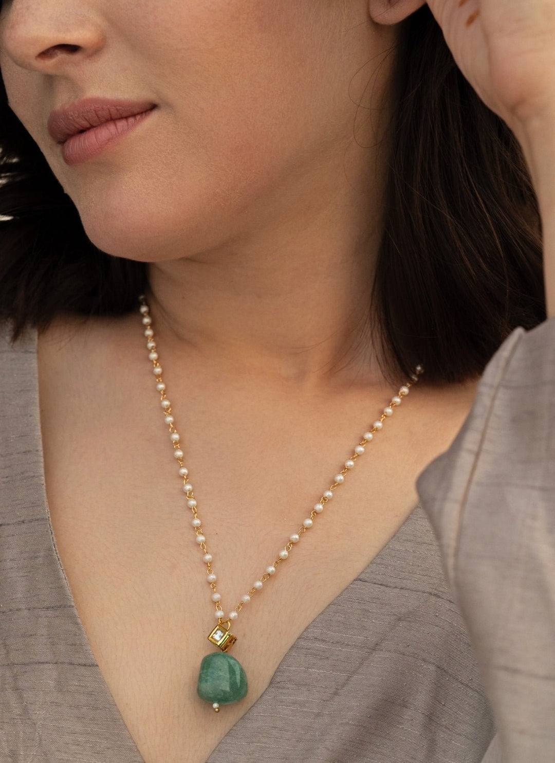 Do Taara Green Stone Kundan Pearl NecklaceFabilicious Fashion