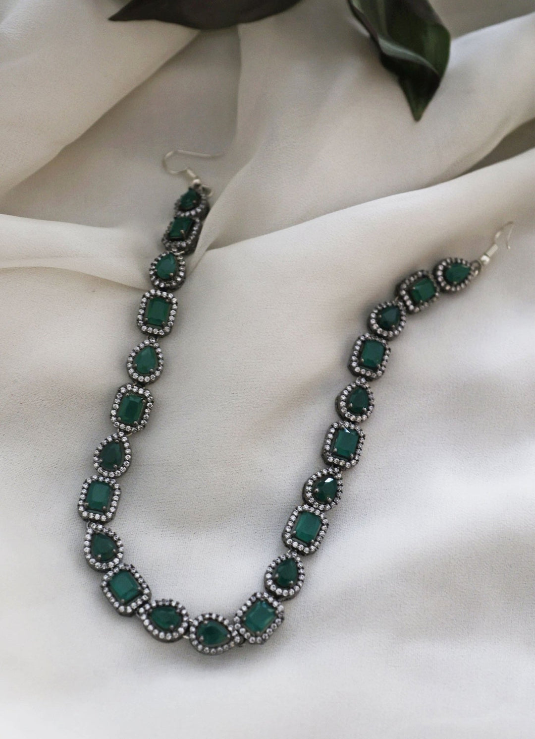 Do Taara Green Stones HeadbandFabilicious Fashion