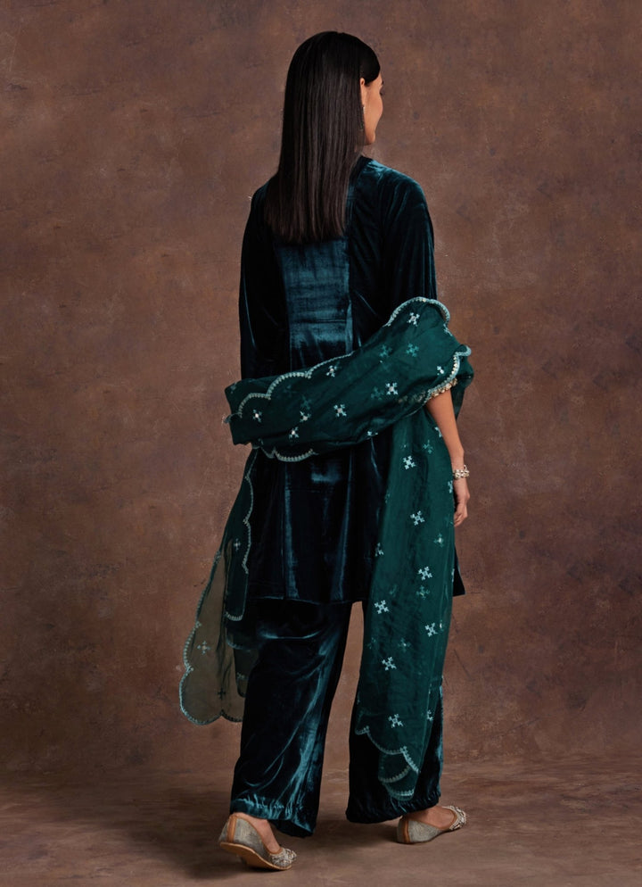 Green Velvet Embroidered Kurta Pants Set Sanya Gulati - Fabilicious Fashion