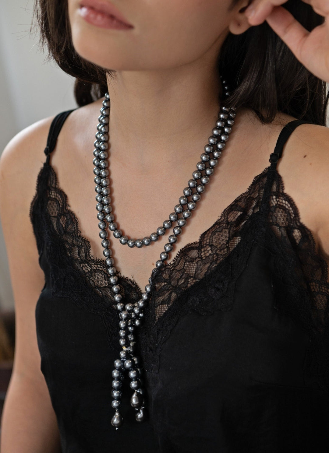 Do Taara Grey Pearl NecklaceFabilicious Fashion