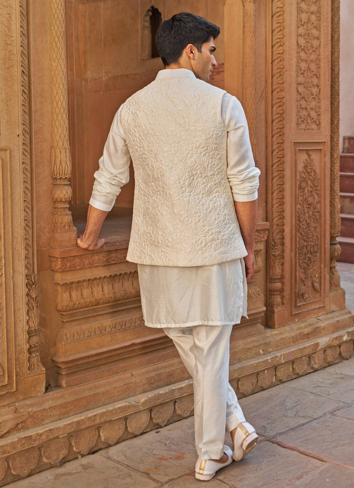 Ivory And Gold Embroidered Chanderi Kurta and Quilted Bundi Set Nidhika Shekhar - Men - Fabilicious Fashion