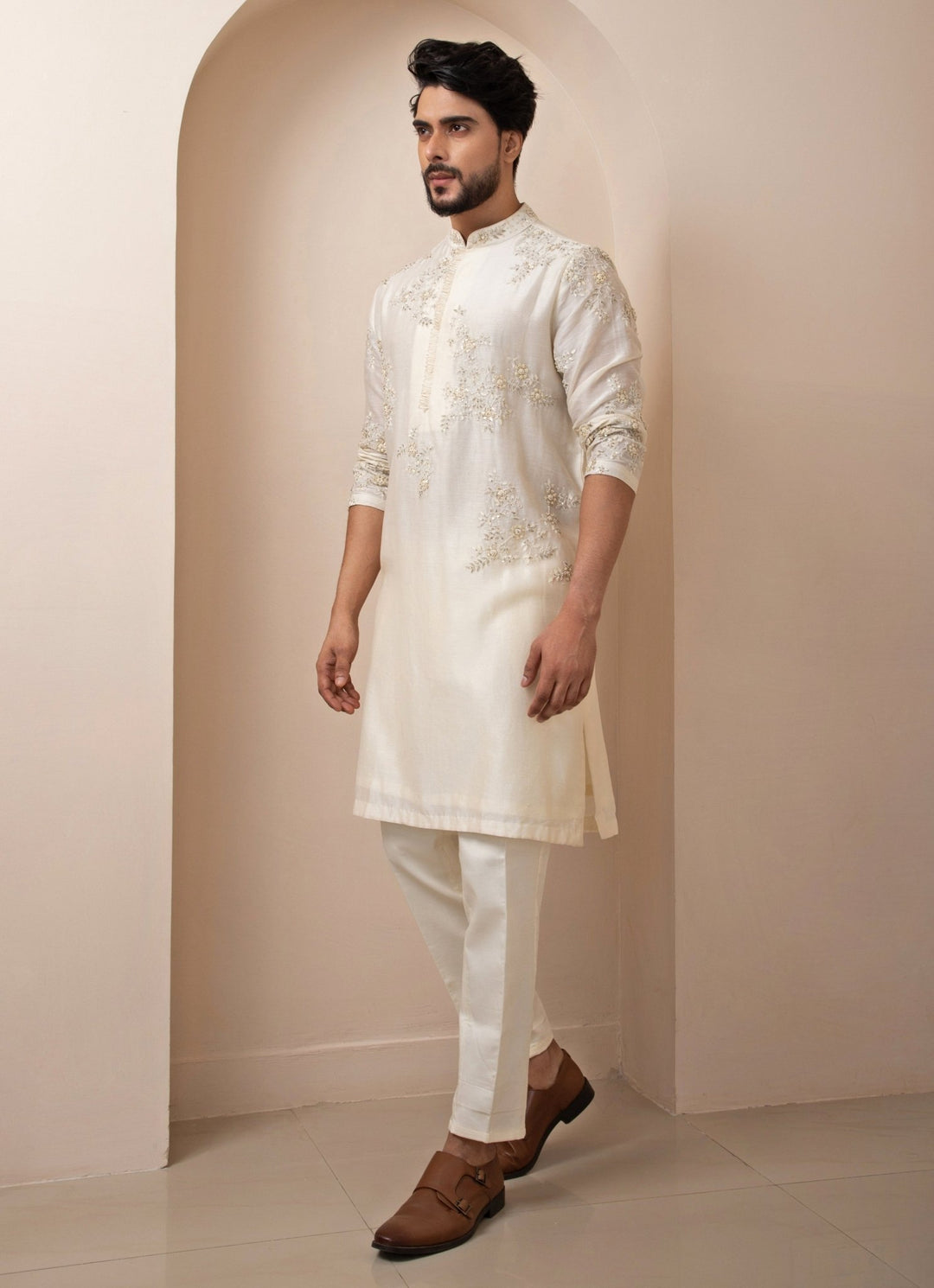 Ivory Embroidered Chanderi Kurta Pants Set Smriti - Fabilicious Fashion