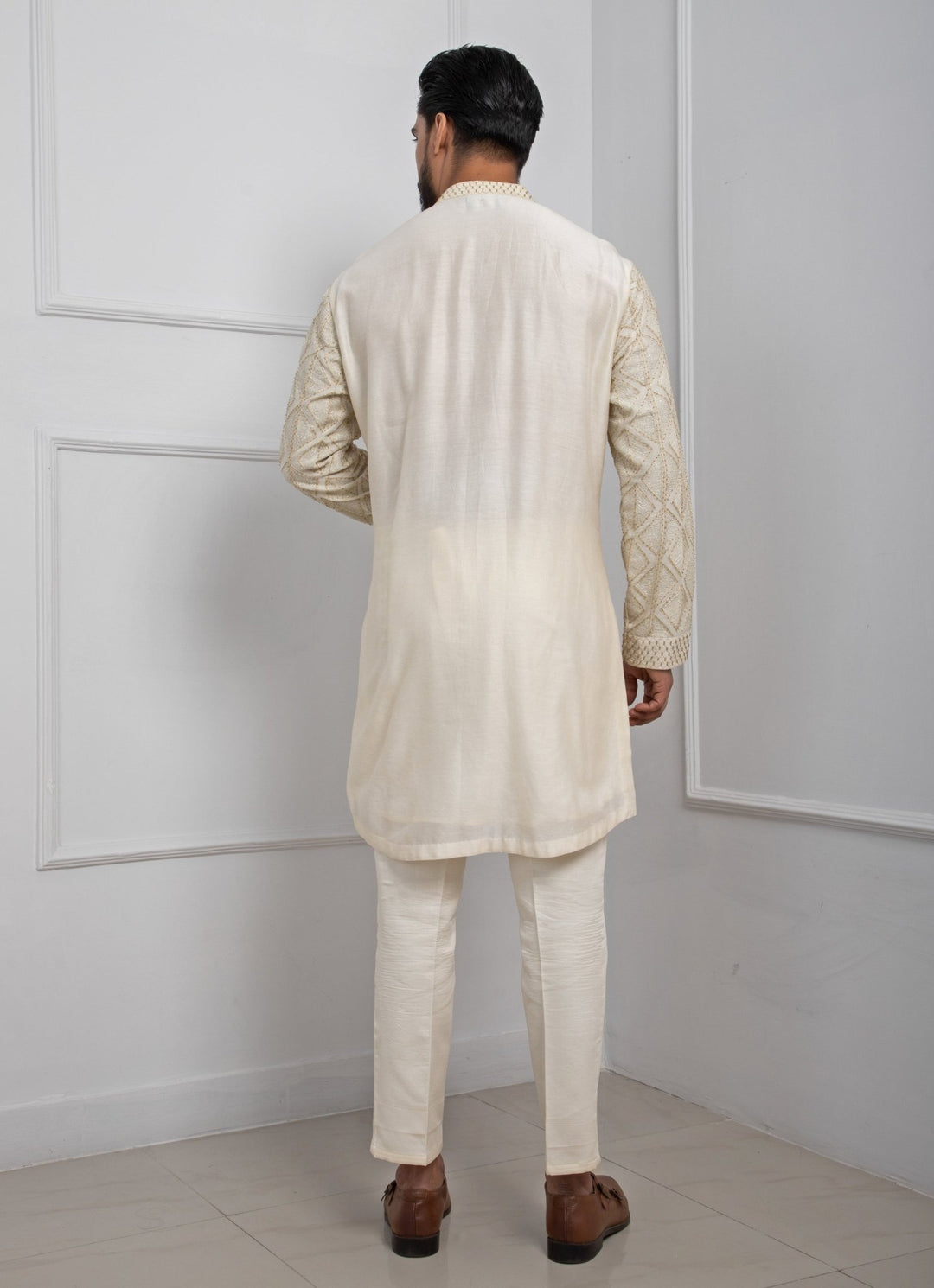 Ivory Embroidered Chanderi Kurta Pants Set Smriti - Fabilicious Fashion